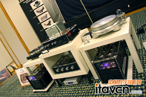 ͷżɫ AudioValve Avalon